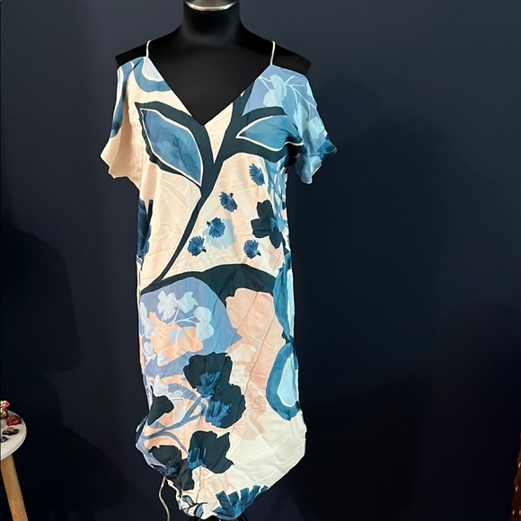 Esprit Dresses & Skirts - NWT Esprit floral patterned Shift Dress beach cover up cold shoulder sz S Small